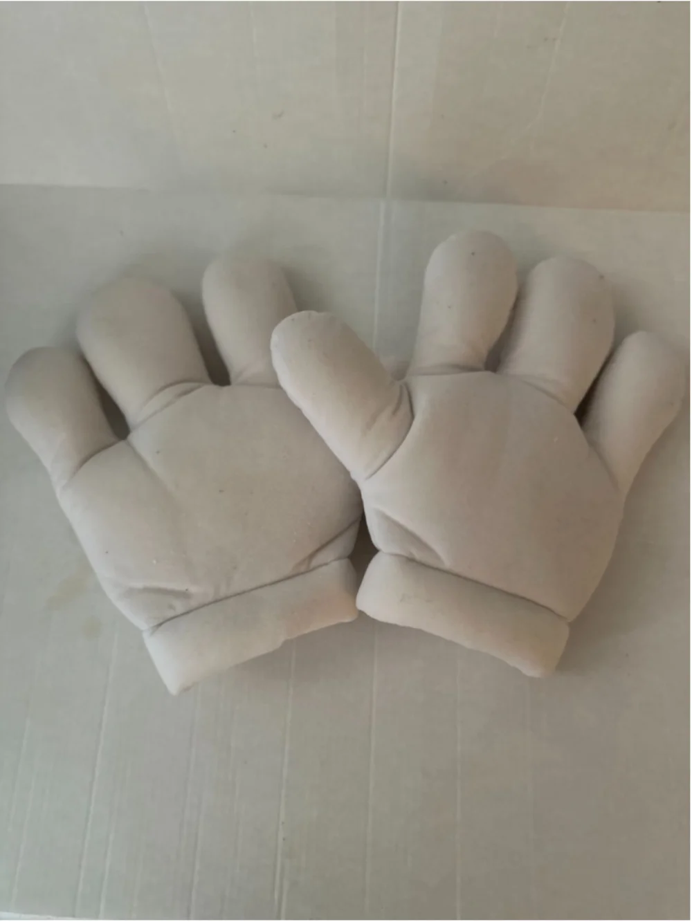 KSL. Disney Mickey Mouse Gloves